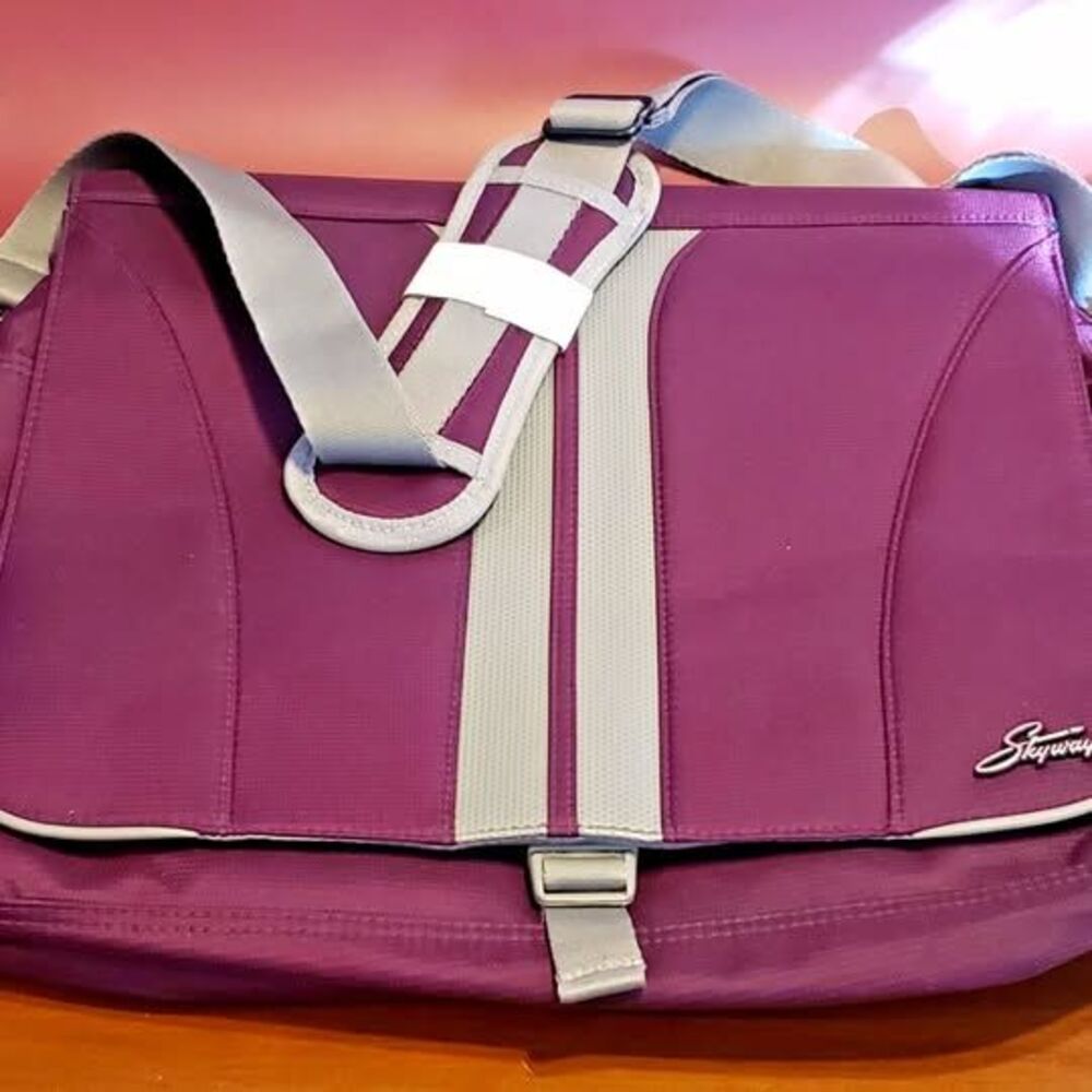 NWT - Skyway - Softside Computer/Messenger/Travel Bag - Crossbody Luggage piece